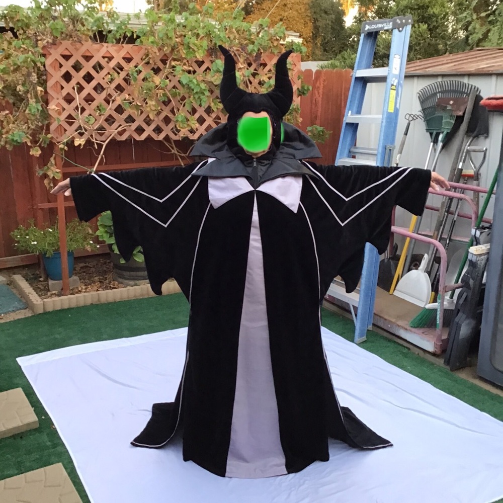 Vintage Disney Malificent Costume, RARE Excellent Condition! HEAVY WEIGHT
